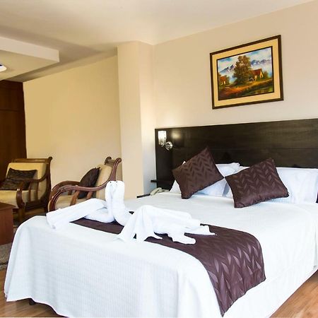 Hotel Versailles 암바토 외부 사진