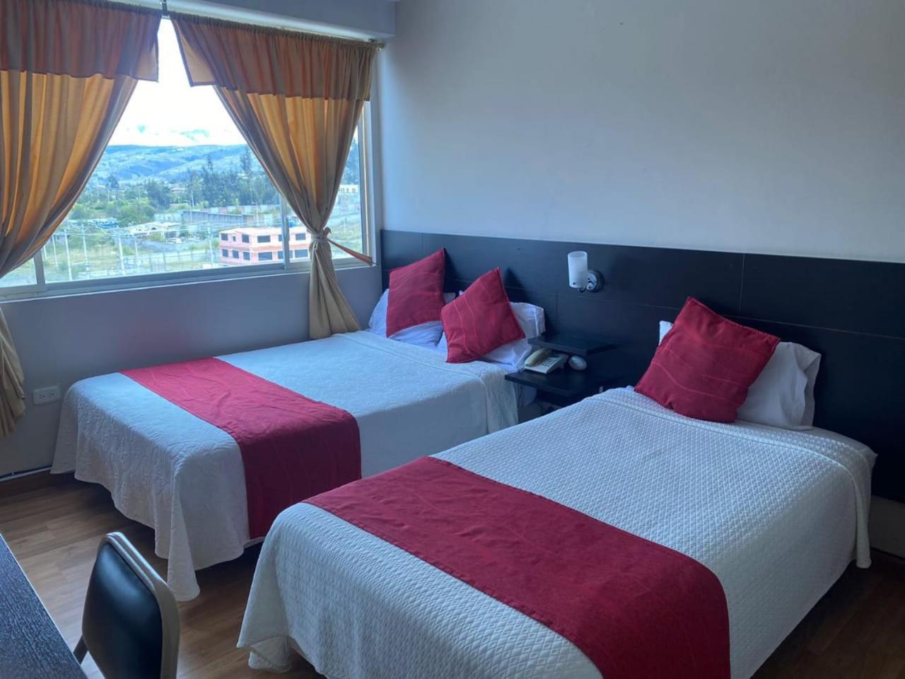 Hotel Versailles 암바토 외부 사진