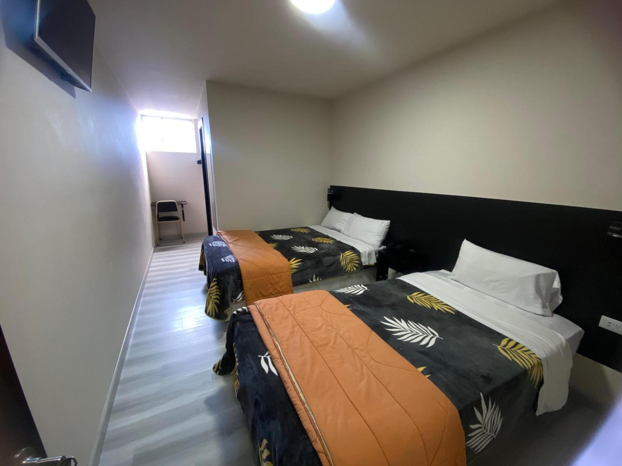 Hotel Versailles 암바토 외부 사진