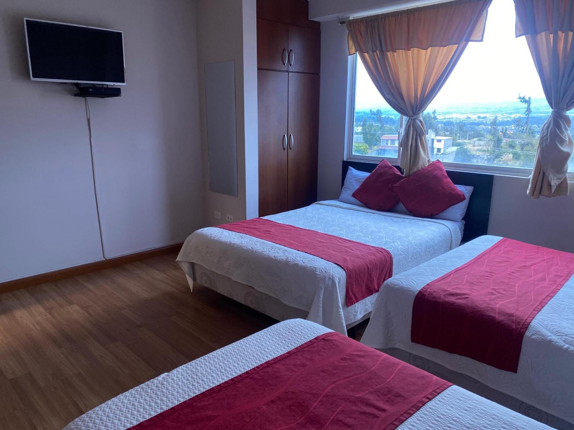 Hotel Versailles 암바토 외부 사진