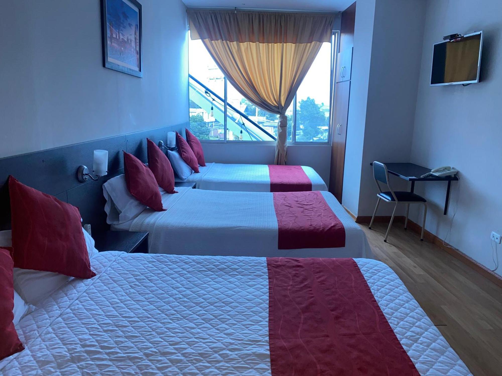 Hotel Versailles 암바토 외부 사진