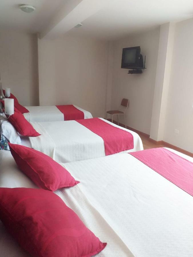 Hotel Versailles 암바토 외부 사진